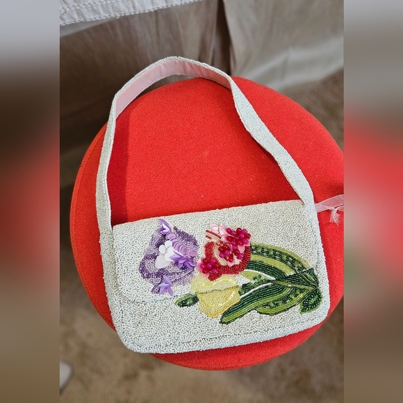 MADE IN INDIA Beaded Floral Shoulder Bag. White Multi. NWT - Picture 3 of 15
